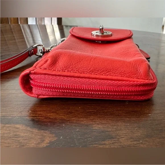 Coach Rare Vintage Campbell Red‎ Leather Universal Turn-Lock F50070 - Picture 5 of 15